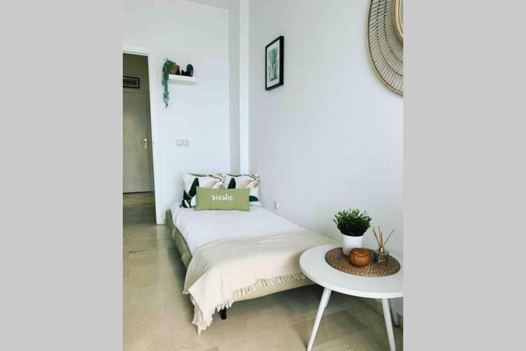 Amazing frontline sea views Studio apartment Castillo Del Vigia Torremolinos Esterno foto